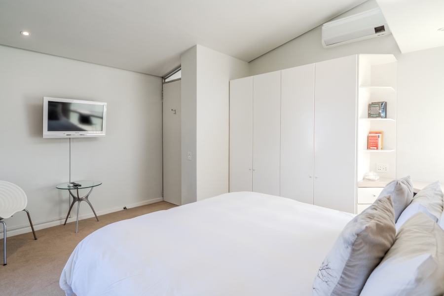 8 Bedroom Property for Sale in Camps Bay Western Cape